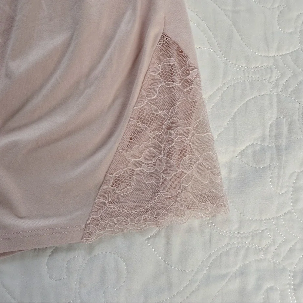 Flora Nikrooz Pink Lace Accents Elastic Waistband Pajama Lounge Shorts Small EUC